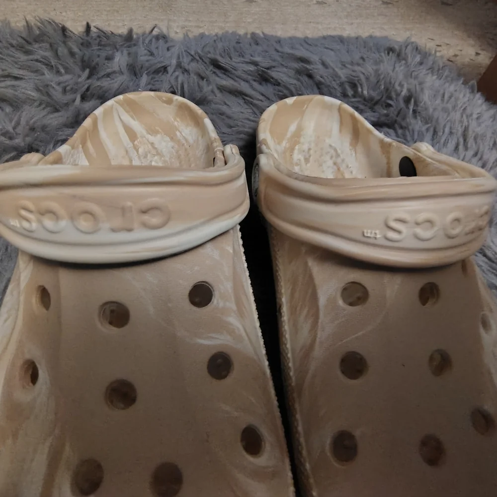 Crocs Baya Clogs in Chai/Multi color Women's size 8 Men's size 6 - Picture 4 of 5